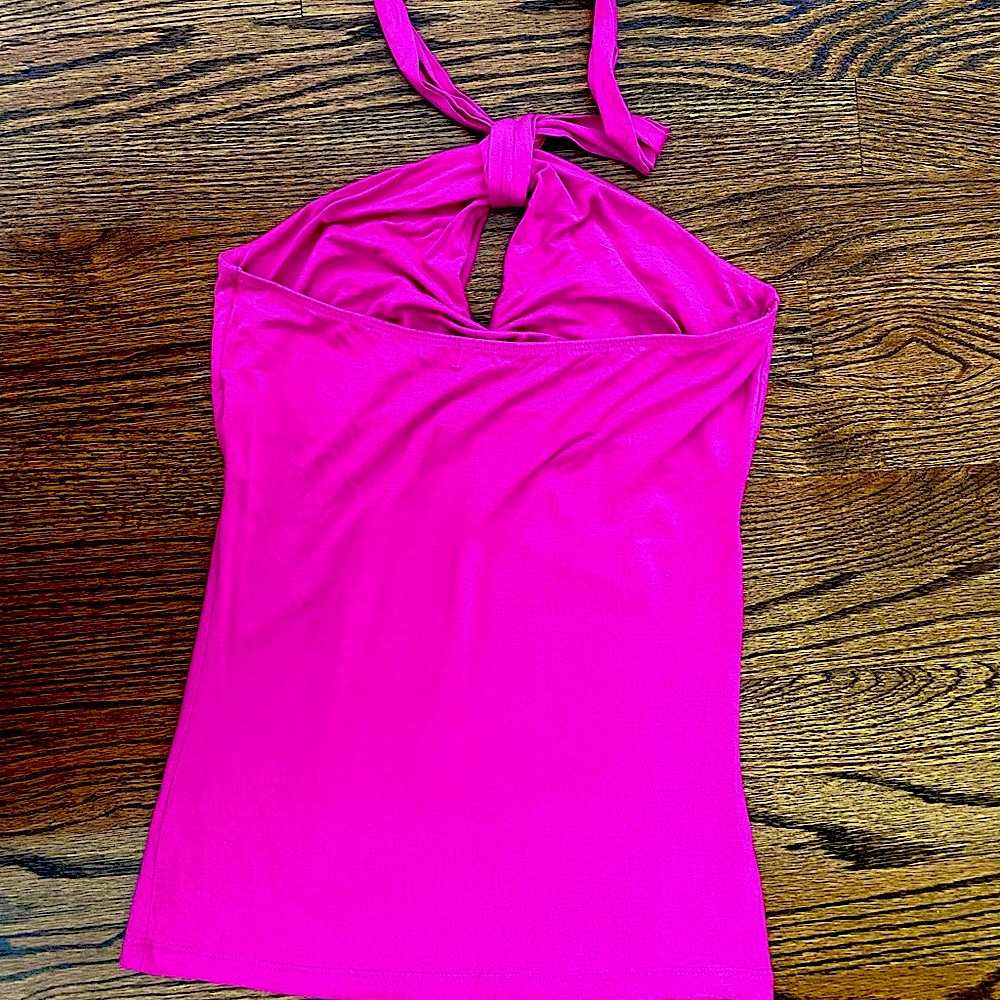 Women’s size 1 halter top with keyhole cutout and built-in bra. Soft & stretchy! - Picture 2 of 3